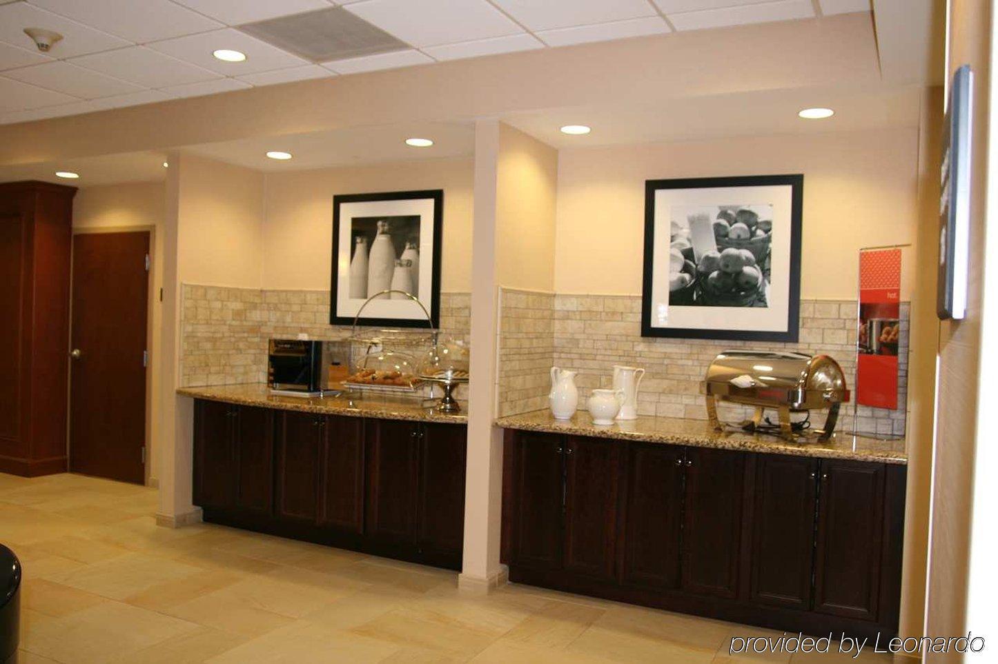 Hampton Inn Watertown Interiør billede