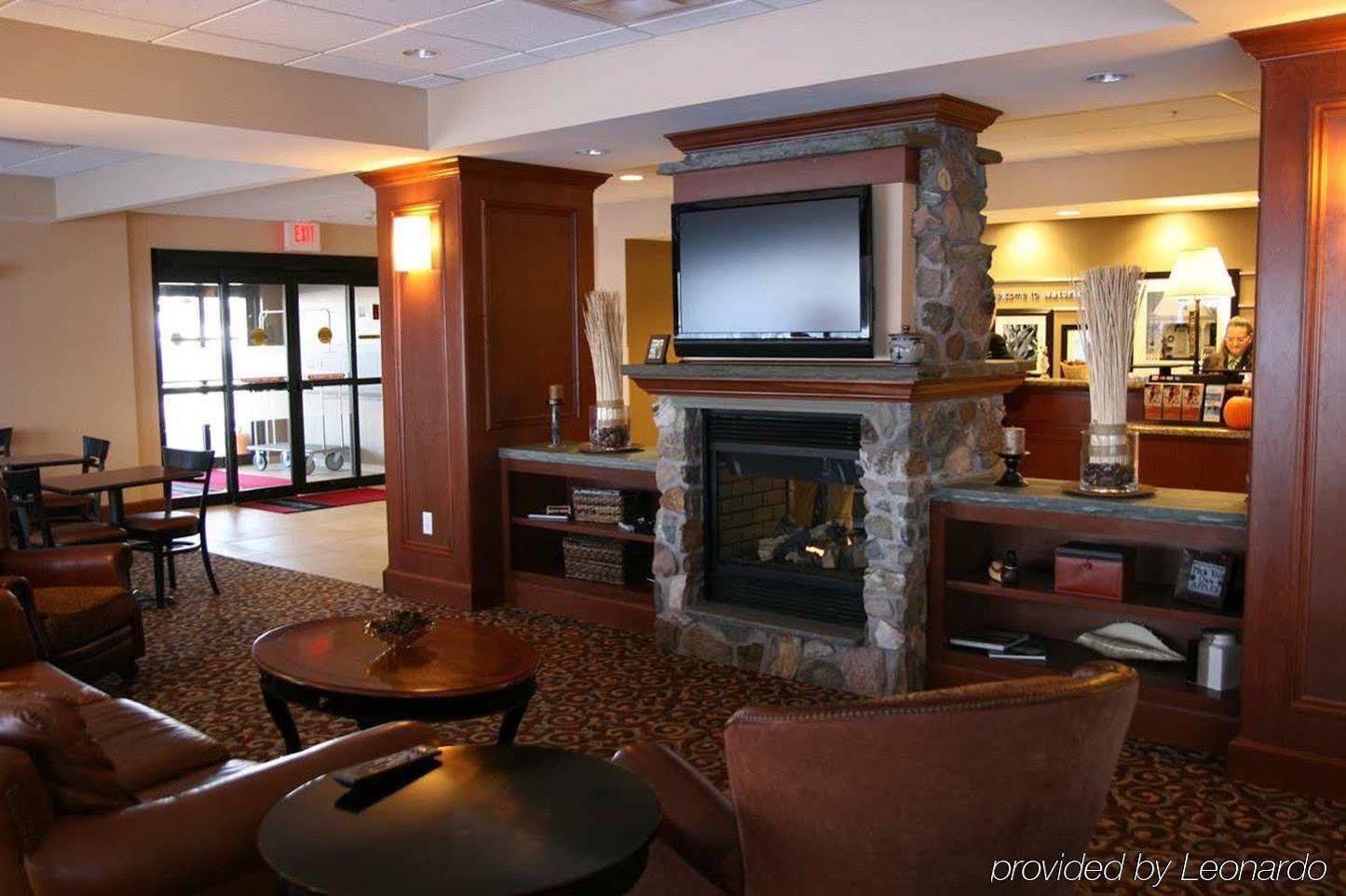 Hampton Inn Watertown Eksteriør billede
