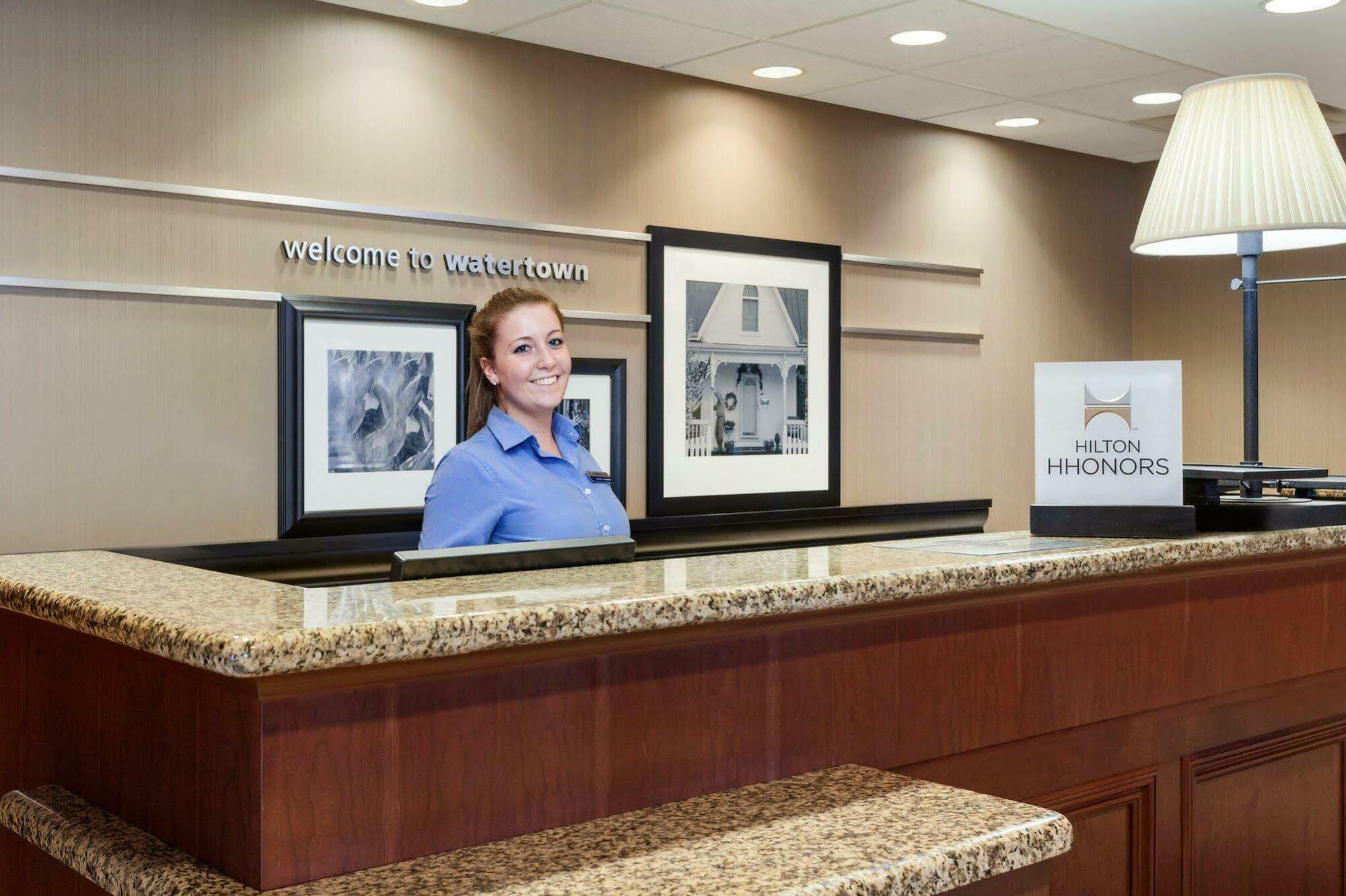 Hampton Inn Watertown Eksteriør billede
