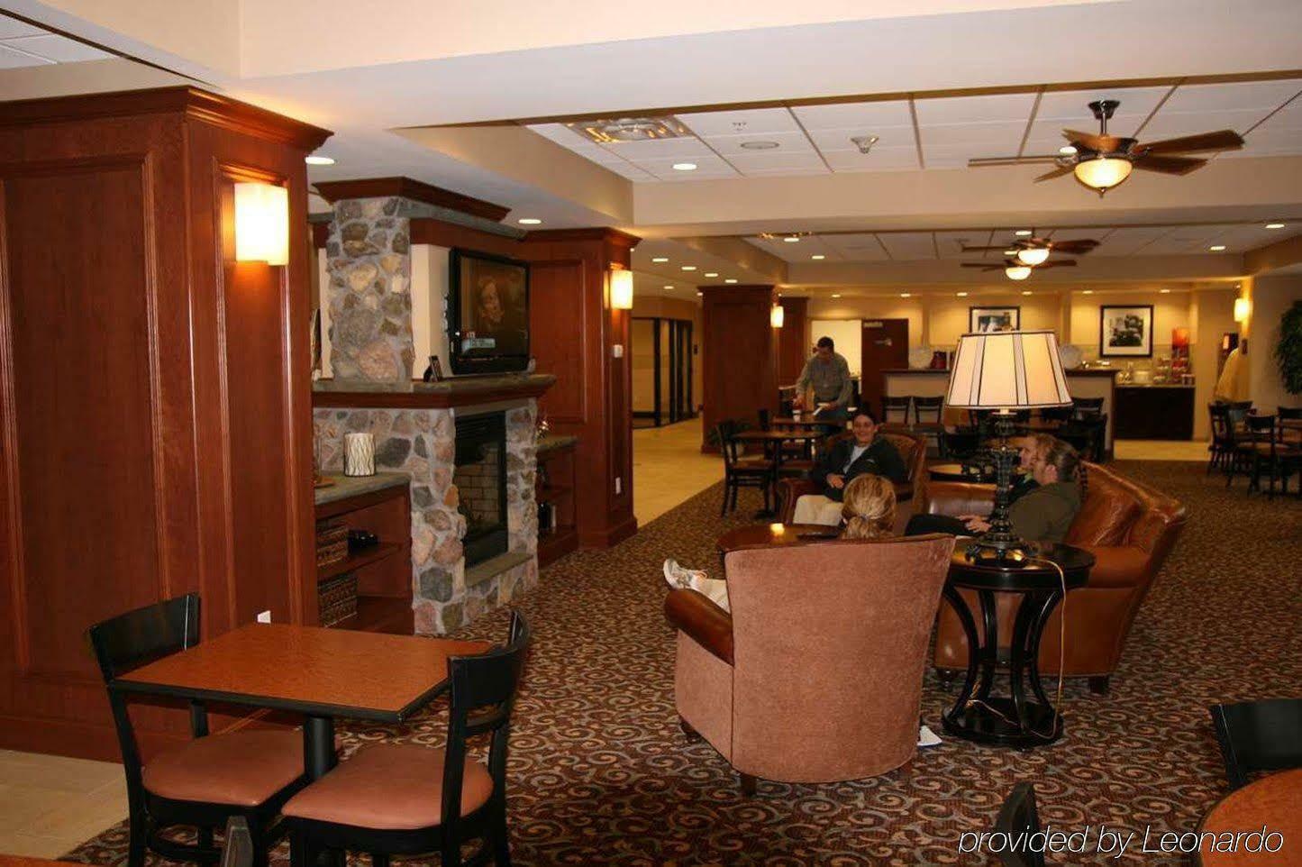 Hampton Inn Watertown Eksteriør billede